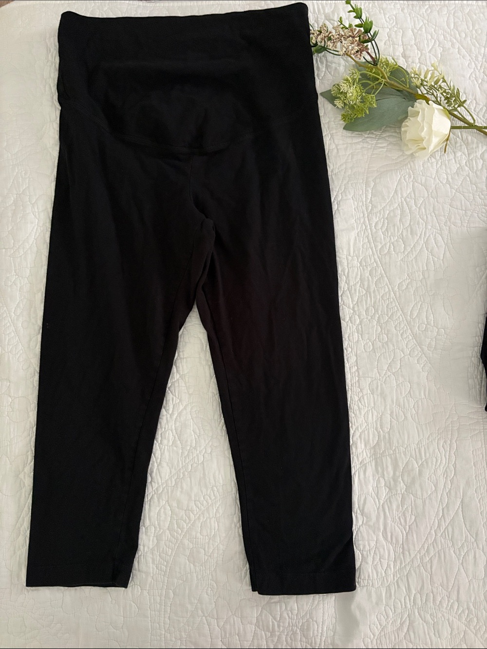 Black Maternity Leggings - Comfortable & Supportive 3 quarter leg. Capris